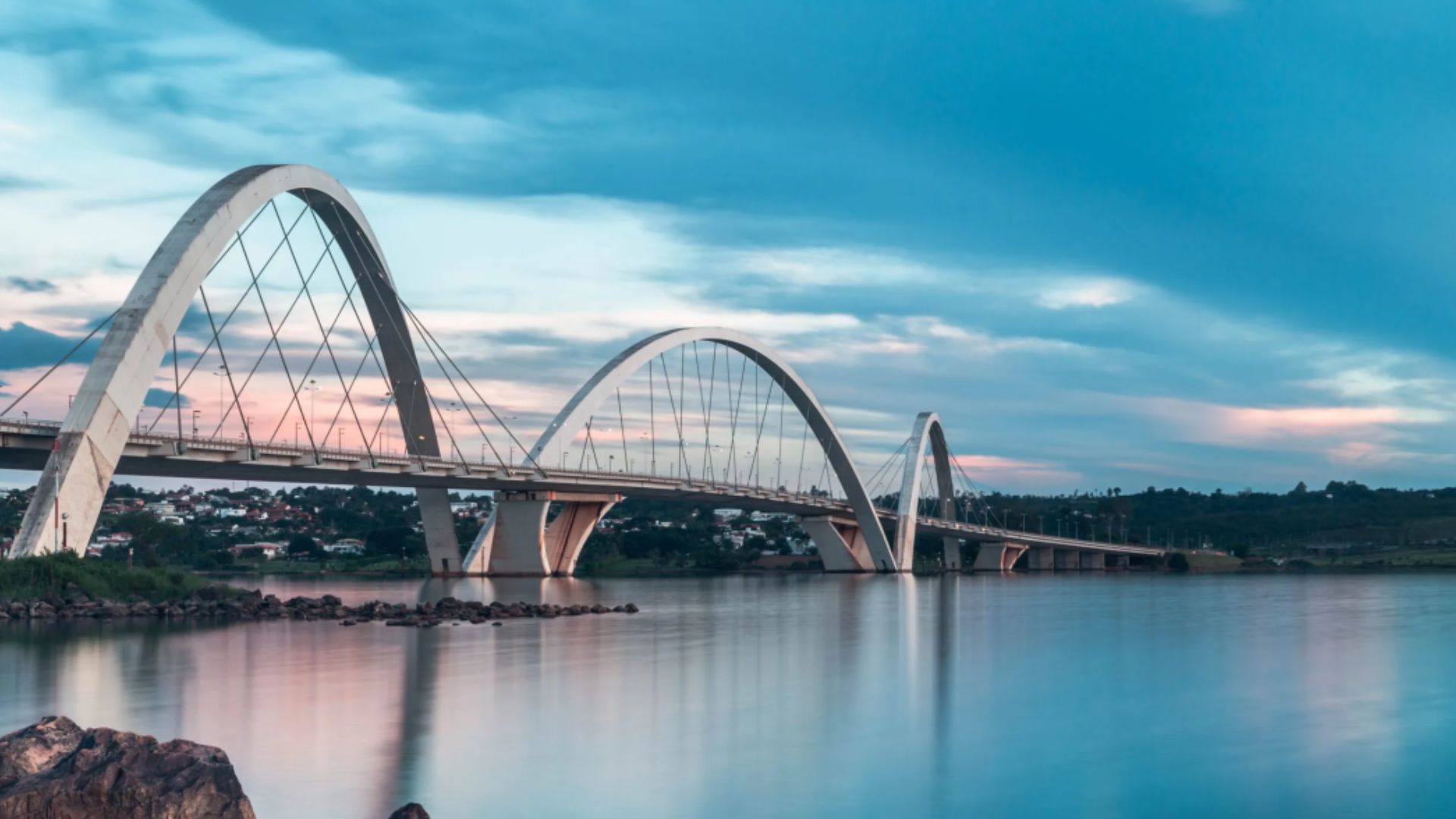 Novacap abre licitação para avaliar estrutura da Ponte JK