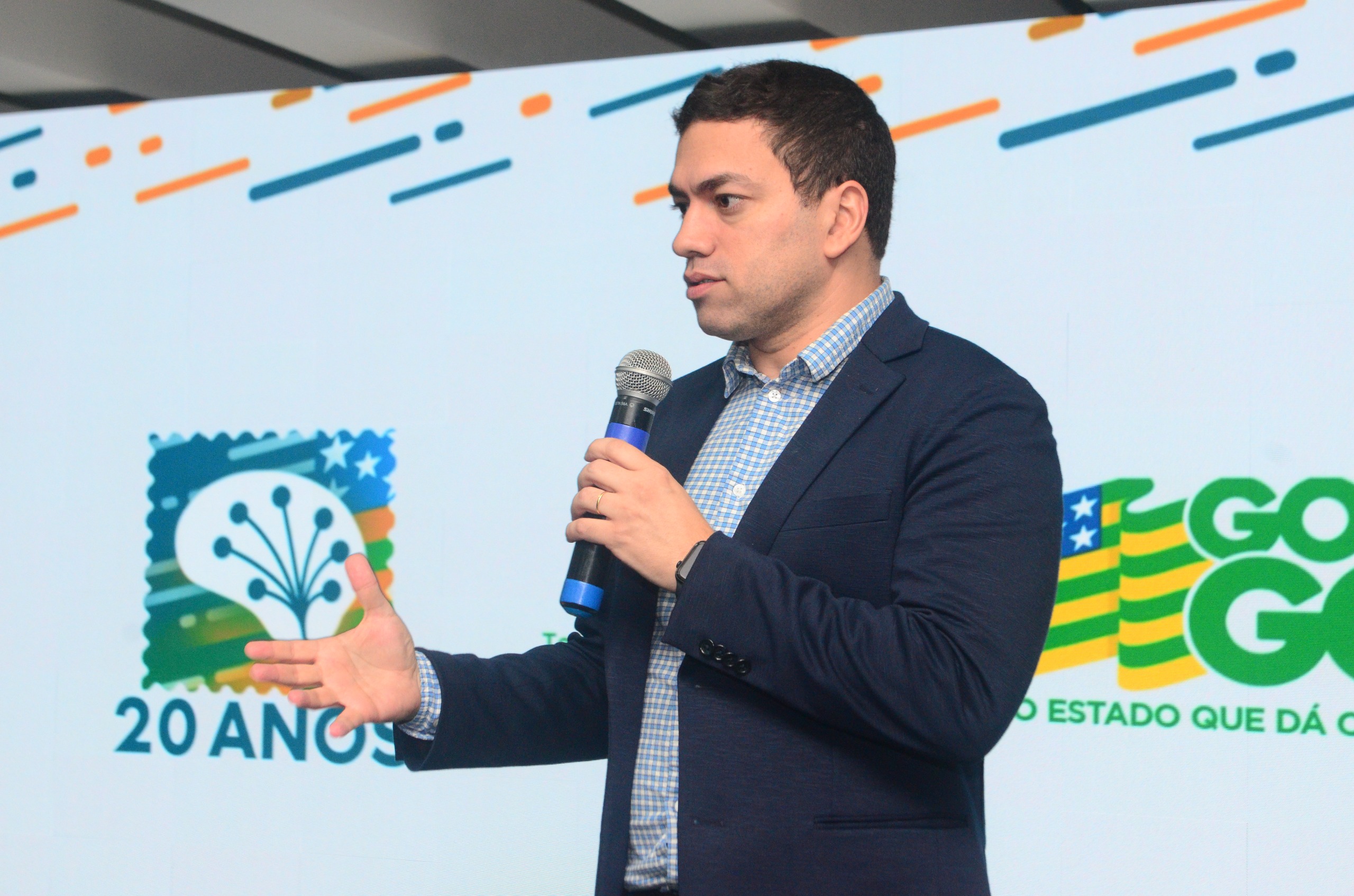 José Frederico Lyra Netto substituirá Fátima Gavioli na Educação