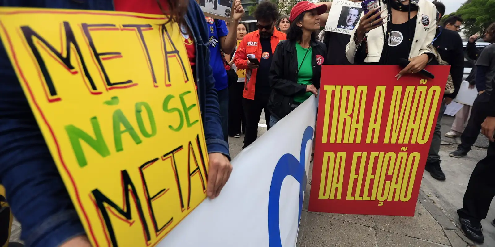 Justiça manda Meta excluir posts sobre demissão por voto político