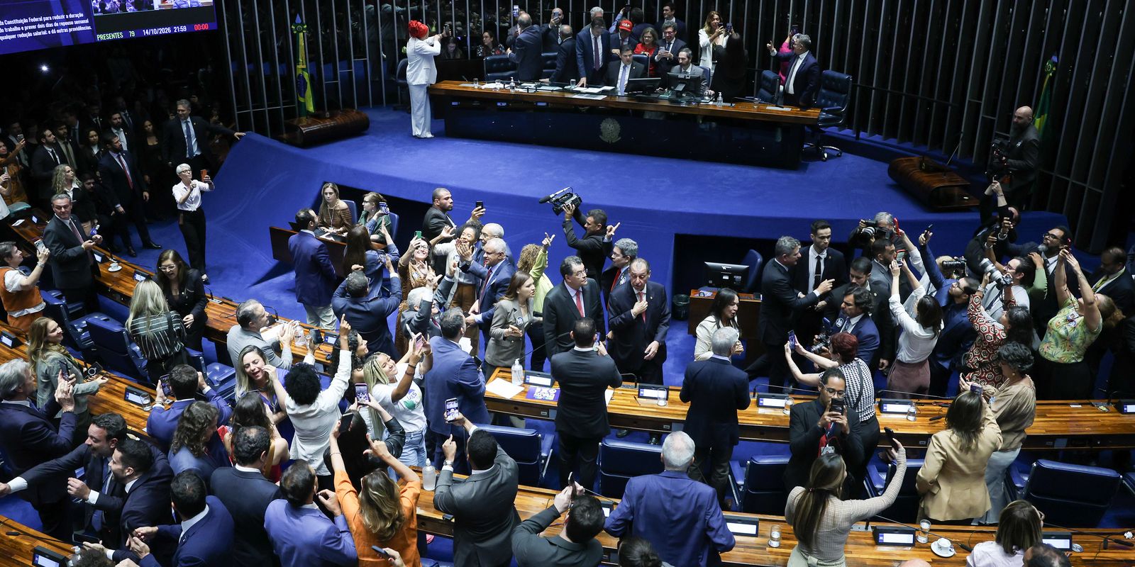 Imprensa estrangeira vê vitória de Lula em aprovação do fim da 6×1